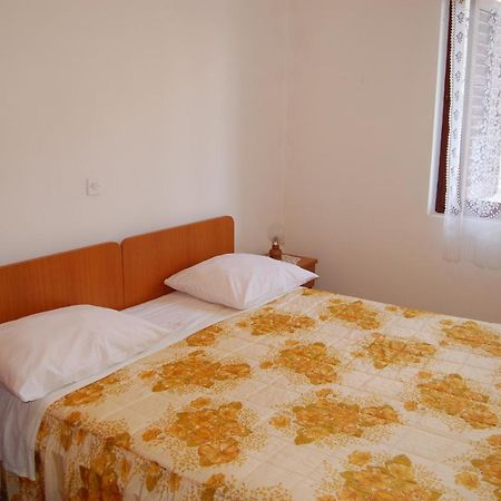 Apartments Villa Angela คิร์ก ห้อง รูปภาพ