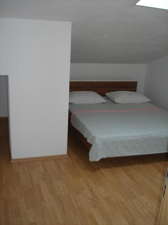Apartments Villa Angela คิร์ก ห้อง รูปภาพ